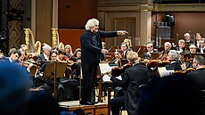 Simon Rattle �ídí �eskou filharmonii