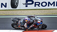 Mostecké Mistrovství sv�ta superbik� WSBK a jezdec BMW Toprak Razgatlioglu v...