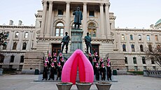 Ruská aktivistická skupina Pussy Riot natá�í hudební videoklip k písni na...