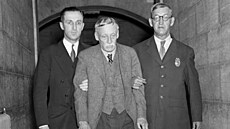 Nevyhlíel jako netvor, který by  zabíjel, porcoval, jedl dti. Práv to Albert...