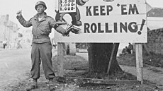 Absolutní p�ednost. Konvoje �erveného expresu vozily v�e pro to, aby spojene�tí...