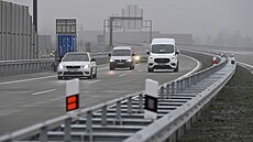 První �idi�i okusili poslední úsek D1, který byl otev�en 19. prosince 2026 - po...