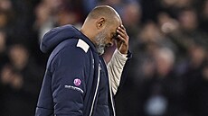 Trenér West Hamu Nuno Espirito Santo po proh�e s Aston Villou.