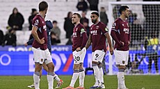 Zklamaní hrá�i West Hamu si uv�domovali, �e v zápase s Aston Villou mohli na...