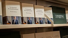 Bývalý francouzský prezident Nicolas Sarkozy za�ívá literární úsp�ch � jeho...