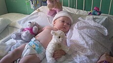 Zdravotní problémy provází Zoiku od narození. Do p�l roku �ivota pro�la...