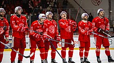 PRLOMOVÁ SEZONA? Hokejisté Slavie oslavují v Edenu vítzství, stadion se jim...