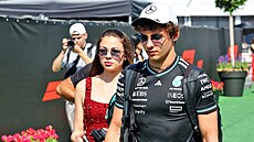 Spole�n� na závodech. Bábí�ková s Antonellim v závodním prost�edí.