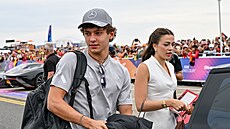 Spolen na závodech. Bábíková s Antonellim v závodním prostedí.