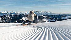 Ranní ly�ování na dokonale upraveném man�estru pat�í k nejv�t�ím lákadl�m Jasné.