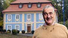 Zámek Deví, kde il politik, diplomat a potomek známého lechtického rodu...