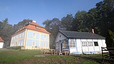 Zámek D�eví�, kde �il politik, diplomat a potomek známého �lechtického rodu...