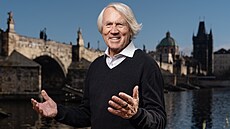 Narodil se v socialistickém Hulín�. D�kovali mu sv�toví fotbalisté Ronaldo...