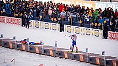 Tereza Voborníková p�i své st�elb� vestoje b�hem sprintu v Le Grand Bornand.