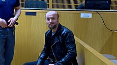 Ob�alovaný Martin Oscar Trump u Obvodního soudu pro Prahu 8 (18. prosince 2025)