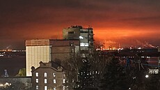 Ukrajinský útok na ropnou rafinerii v Saratovu. (11. listopadu 2025)