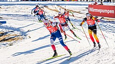 Jessica Jislová bhem tafetového závodu v Hochfilzenu.