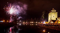 Rok 2021 p�ivítaly �eské Bud�jovice velkolepým oh�ostrojem na soutoku Vltavy a...