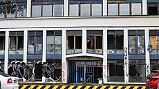 Na chátrající stadion v Brn� za Lu�ánkami dorazila delegace fotbalové Zbrojovky...