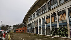 Na chátrající stadion v Brn� za Lu�ánkami dorazila delegace fotbalové Zbrojovky...