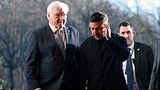 N�mecký prezident Frank-Walter Steinmeier vítá ukrajinského prezidenta...