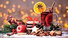 Pomeran�ová k�ra, h�ebí�ek, sko�ice, badyán - v�n� sva�eného vína je jednou z...