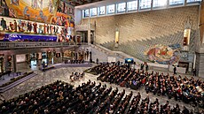 Nobelovu cenu míru za svou matku Mariu Corina Machadovou v Oslu p�evzala její...