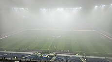 Sníená viditelnost na stadionu v Craiov ohrouje souboj Sparty v Konferenní...