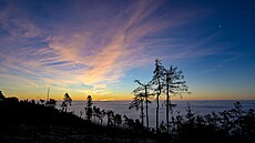 Okam�iky t�sn� p�ed východem slunce