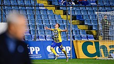 Stanislav Petruta (Zlín) se raduje pot�etí v zápase proti Olomouci.
