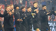 Fotbalisté Viktorie Plze� slaví doma se svými fanou�ky výhru 2:0 nad Duklou...