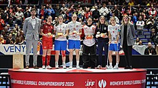 All stars tým florbalového �ampionátu: zleva Isabelle Gerigová ze �výcarska,...