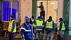 Panelový d�m v ruském Tveru zasa�ený dronem (12. prosince 2025)