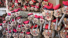 Tió de Nadal, usm�vavé d�ev�né poleno na no�i�kách které je populární v...