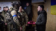 Prezident Zelenskyj na návtv voják nasazených v oblasti Kupjansku. (12....