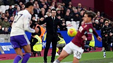 Kou� Aston Villy Unai Emery b�hem utkání na West Hamu.