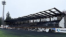 Tribuna stadionu FC Haka po poáru.