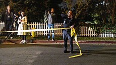 Policisté vy�et�ují vra�du re�iséra Reinera a jeho �eny v jejich dom� v Los...