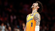 LaMelo Ball z Charlotte Hornets oslavuje.