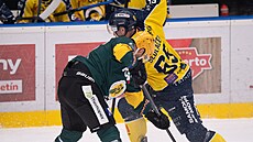 Momentka z utkání první hokejové Maxa ligy mezi Vsetínem a Zlínem.