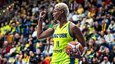 Valériane Ayayiová z USK Praha se raduje.
