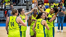 Basketbalistky USK Praha se radují.