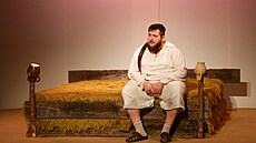 Jan �ezní�ek v komedii Jeppe z vr�ku