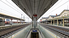 Památkov� chrán�ná budova �elezni�ního nádra�í v Jarom��i u� po oprav� slou�í....