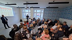 Knihovna v Broumov� má po opravách, p�edstavila se prvním náv�t�vník�m. (11....