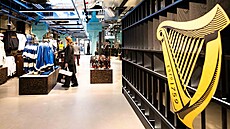 Obchod se suvenýry v Guinness Open Gate Brewery. (8. prosince 2025)