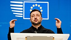 Ukrajinský prezident Volodymyr Zelenskyj b�hem summitu EU v Bruselu. (18....