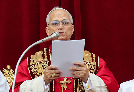 Pape� Lev XIV. p�edná�í své první váno�ní po�ehnání a poselství M�stu a sv�tu...