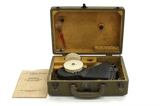 Navigátor zmizel nad Atlantikem. Ztráta přetlaku v kabině letu TWA 964