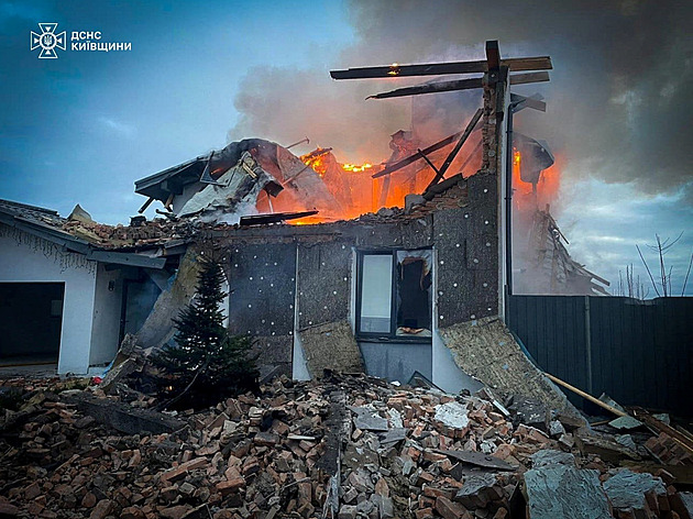 Rusko za invazi na Ukrajinu platí stále vyšší daň a mění taktiku, hlásí zpravodajci